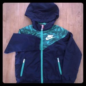 NWOT NIKE WINDRUNNER size 7 fits more like 5-6 IMO